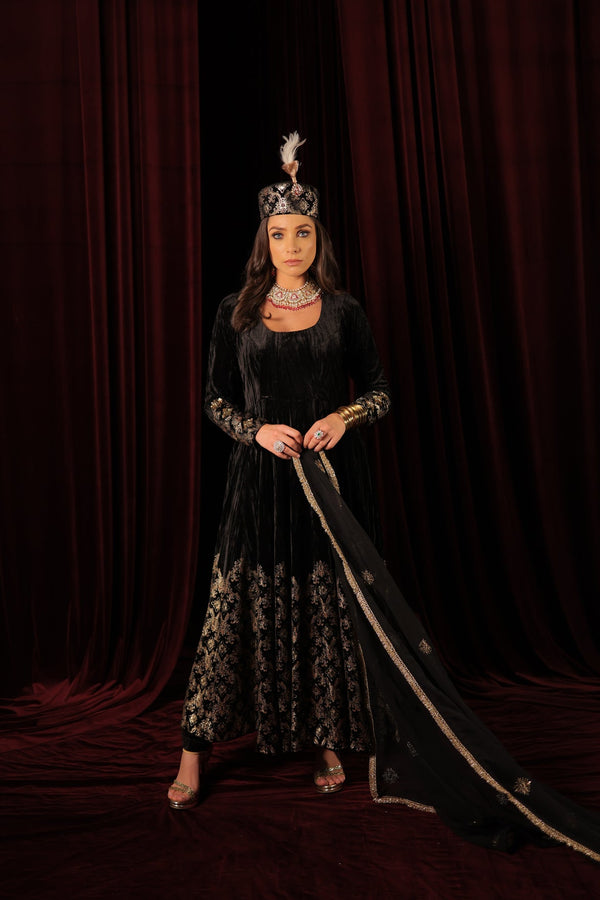 Mumtaaz Anarkali Suit Set